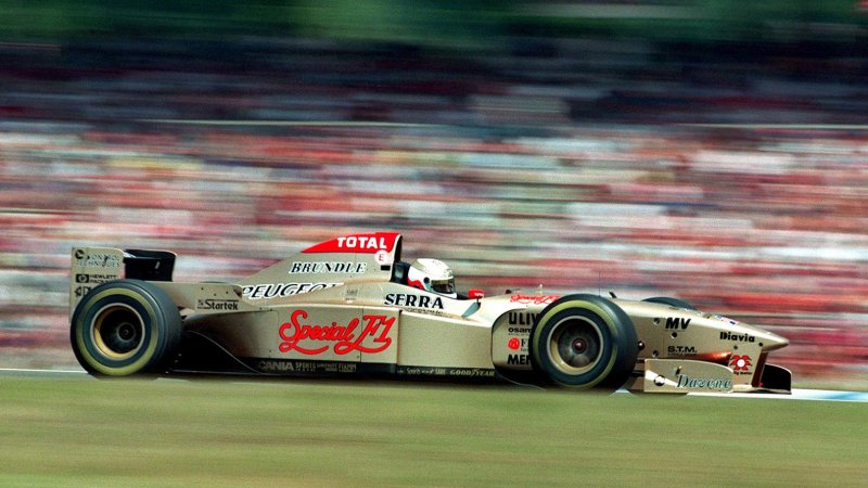 1996: Brundles Wagen in zwei Teile geteilt