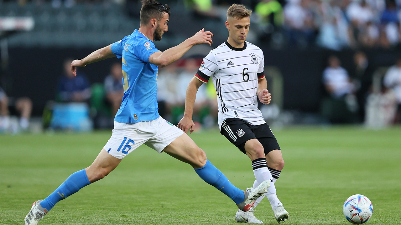 "<a href='/de/daten/news/fussball/fussball/' class='tag'>Fußball</a>-Klassiker": <a href='/de/daten/news/deutschland/' class='tag'>Deutschland</a> gegen Italien um Final Four