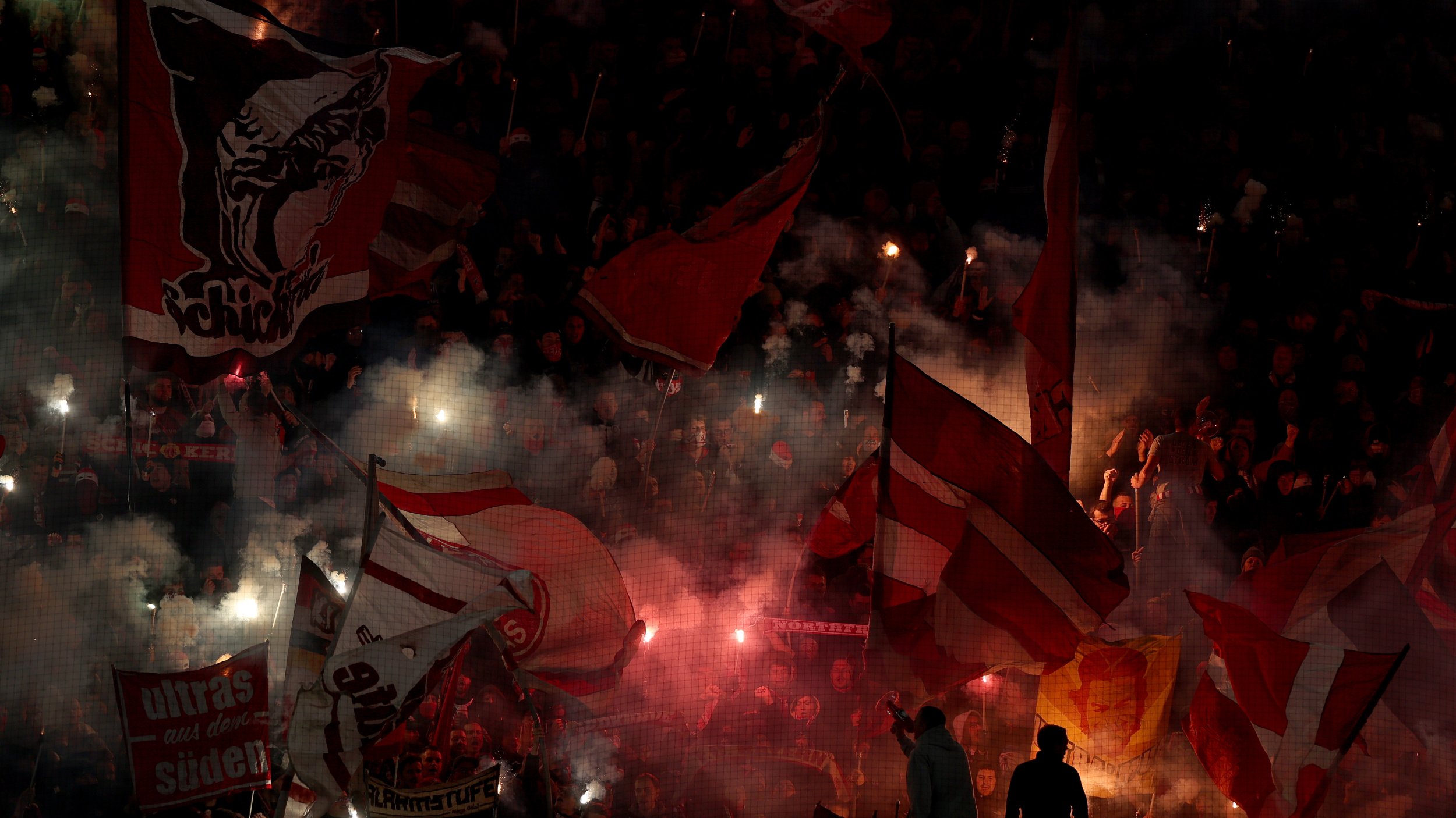 Pyroshow gegen Dortmund wird für Bayern München teuer