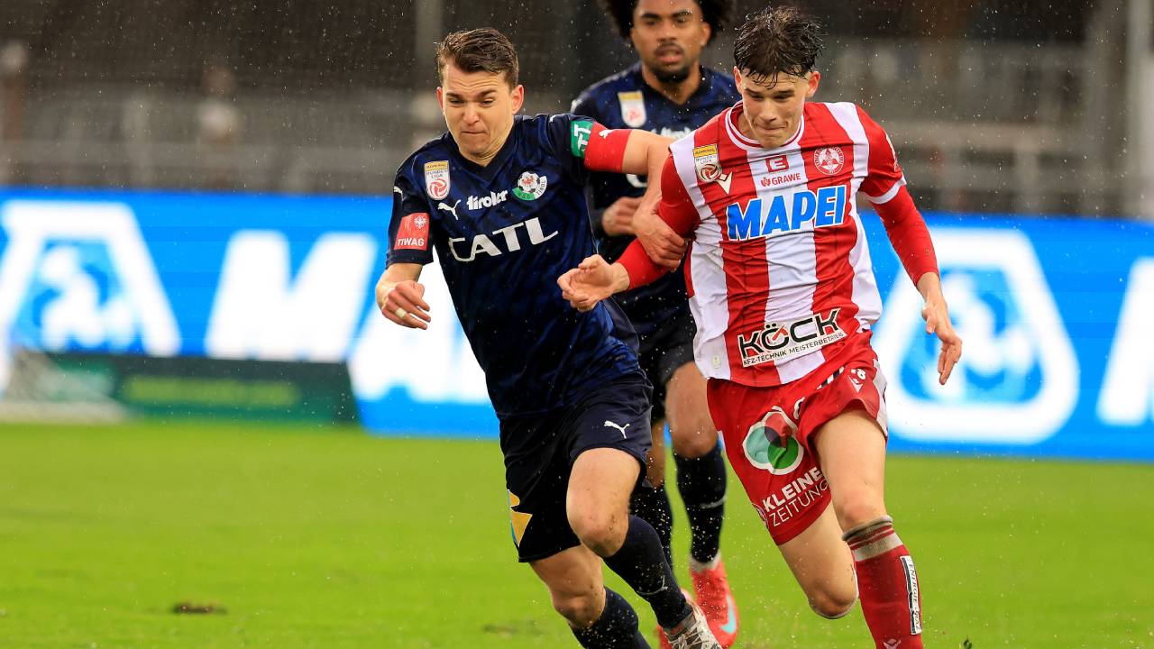 Feldhofer-Debüt endet mit Rudelbildung