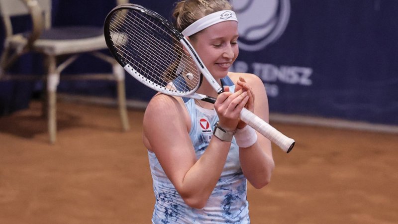 Sinja Kraus (21 Jahre)
