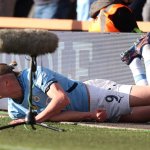 Auf Krücken! ManCity muss um Haaland bangen