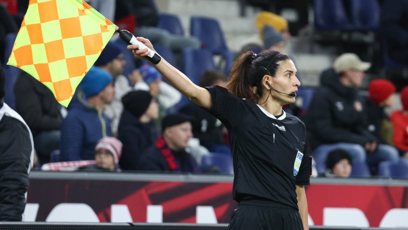 Österreicherin Gutschi als Schiri-Assistentin bei EURO dabei