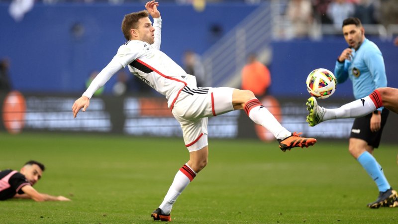 Diese vereinslosen Fußball-Stars sind noch zu haben