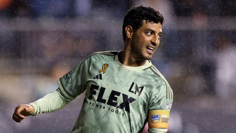 Diese vereinslosen Fußball-Stars sind noch zu haben