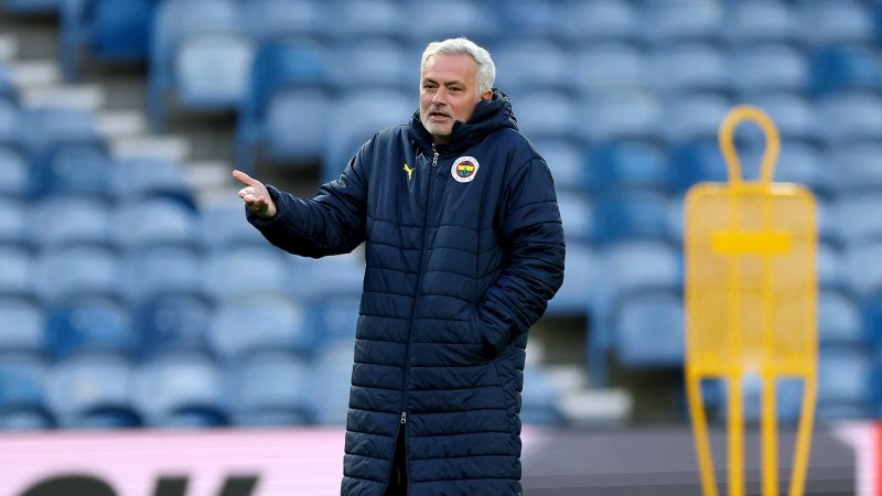 Mourinho handgreiflich! Istanbul-Derby endet chaotisch