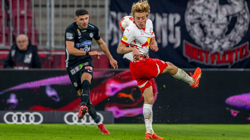 Im Derby-Schatten: Titelverteidiger gastiert in Salzburg