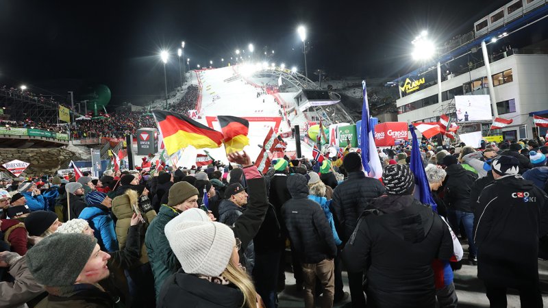 Nightrace 2025 - Bilder der Mega-Skiparty in Schladming