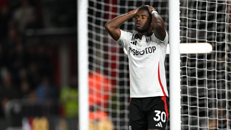 Bitter! "Falscher" Fulham-Kicker musste vom Platz