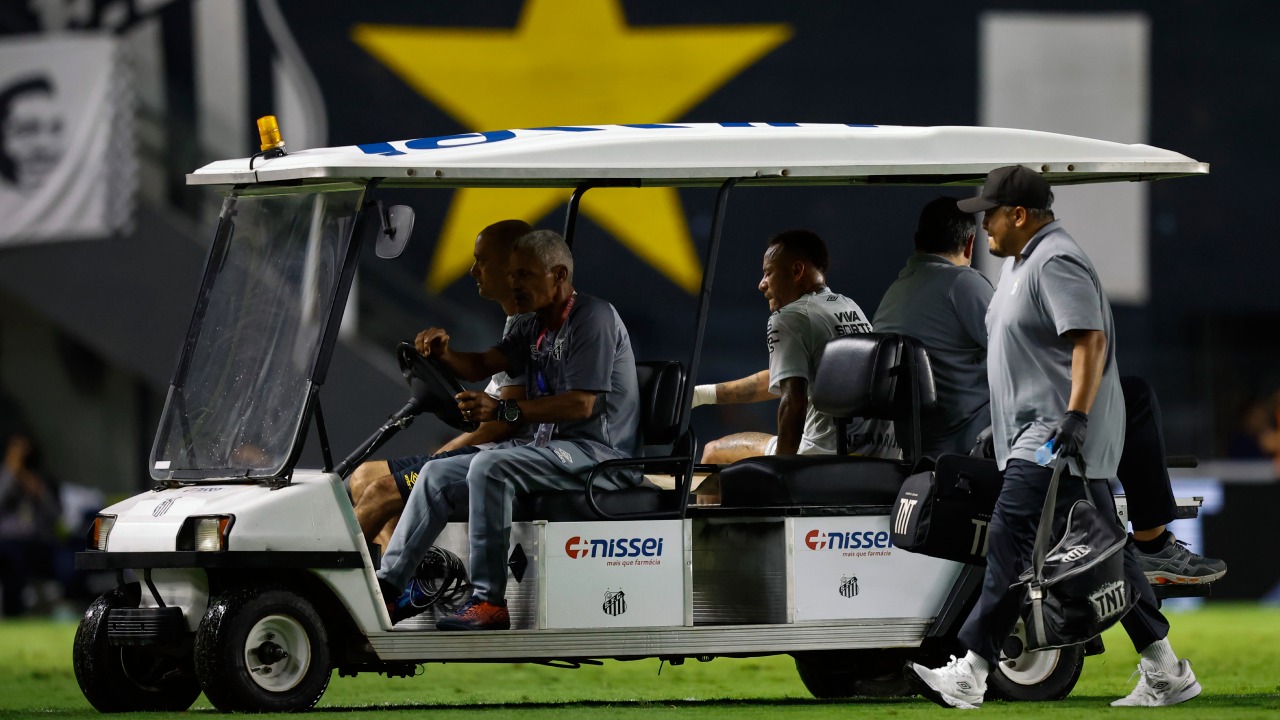 Schock! <a href='/de/daten/news/fussball/neymar/' class='tag'>Neymar</a> unter Tränen ausgewechselt