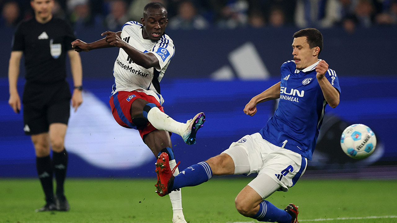 Trotz Blitz-Ausschluss: Schalke knöpft HSV Punkt ab