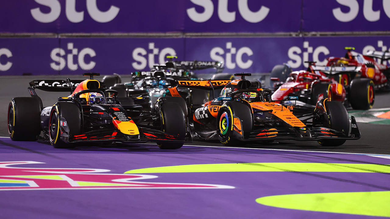 Verstappen bestraft! Piastri holt Sieg und WM-Führung