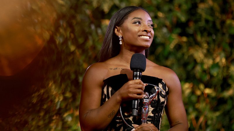 Turnen: Superstar Biles lässt Olympia-Rückkehr offen