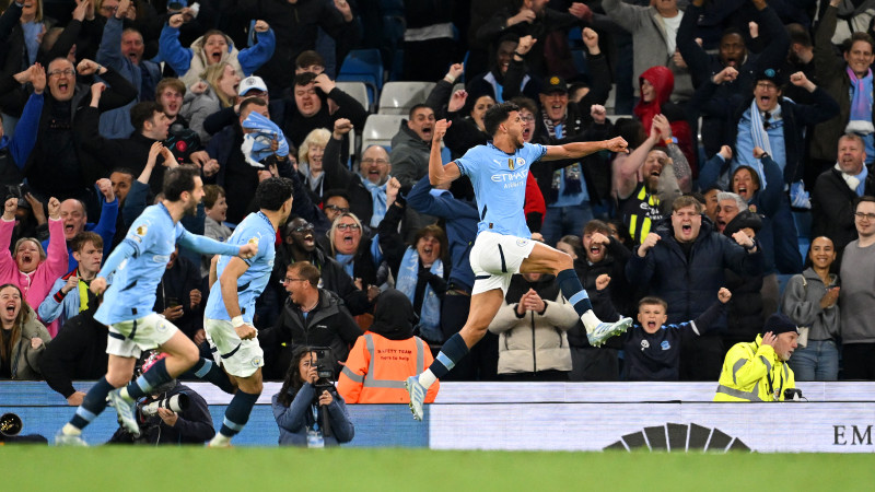 Lucky Punch! <a href='/de/daten/news/fussball/manchester-city/' class='tag'>Manchester City</a> bezwingt Aston Villa spät