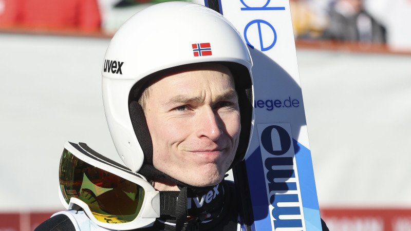 Norweger sauer: Umgang mit Anzug-Skandal "war entsetzlich"