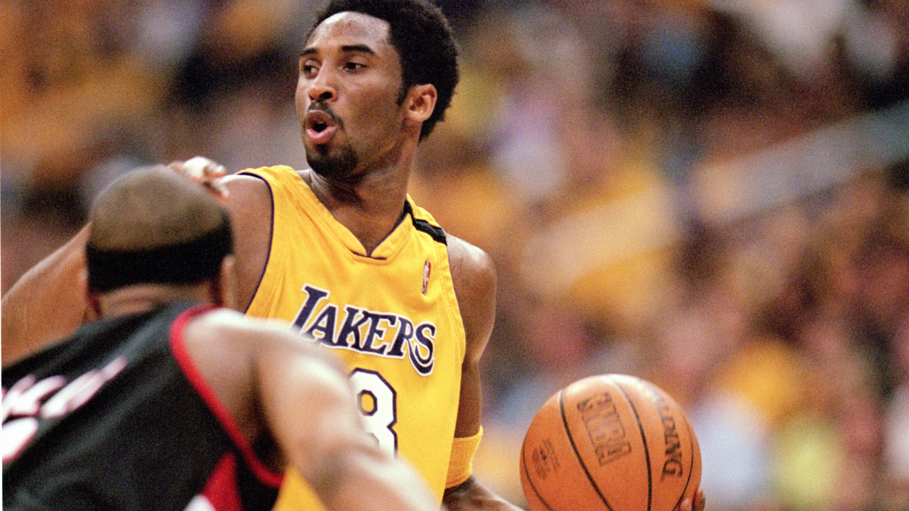 7 Millionen! Erstes Jersey von Lakers-Legende versteigert