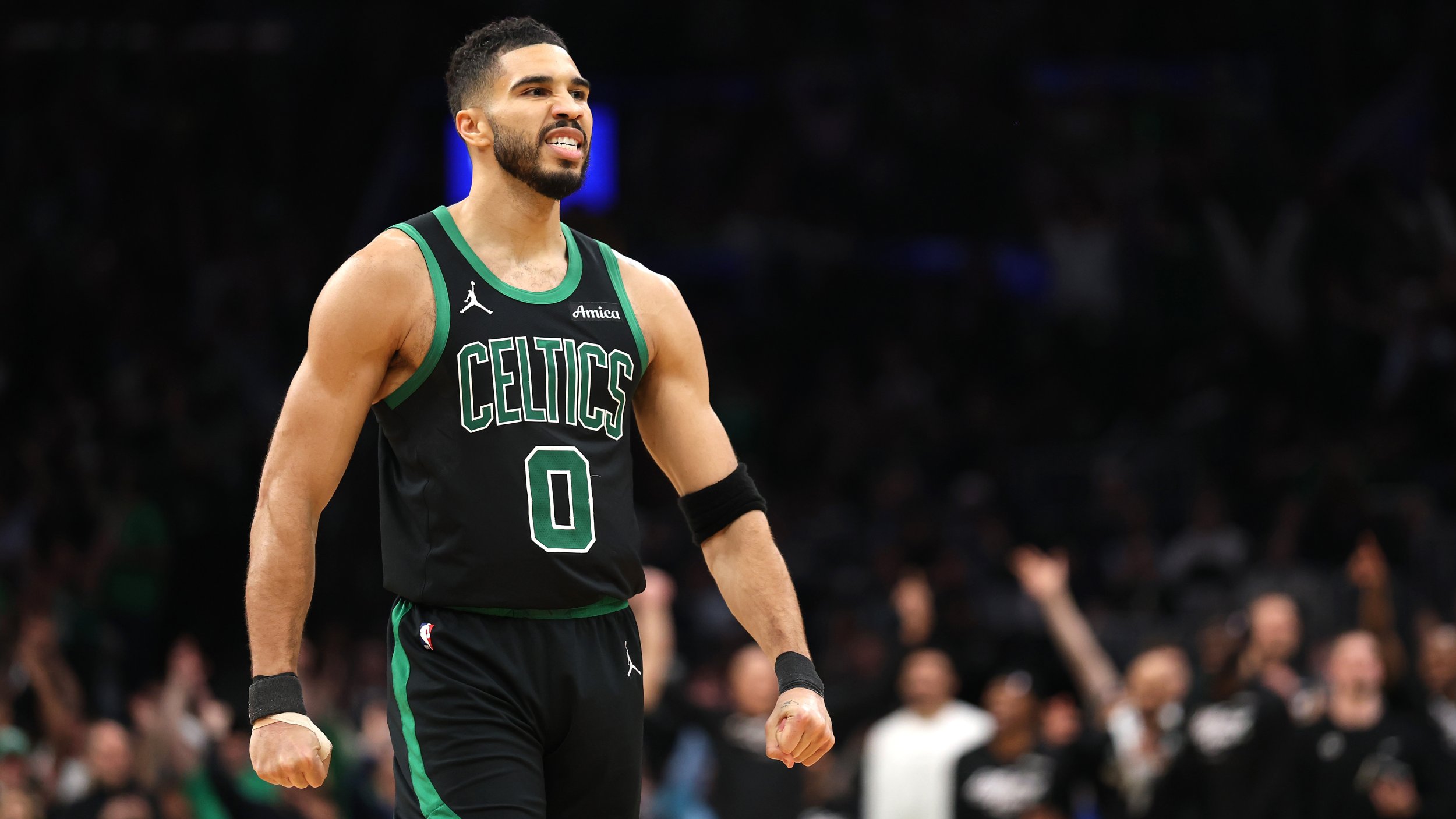 <a href='/de/daten/news/basketball/nba/' class='tag'>NBA</a>-Champion Boston fixiert Aufstieg in Runde zwei