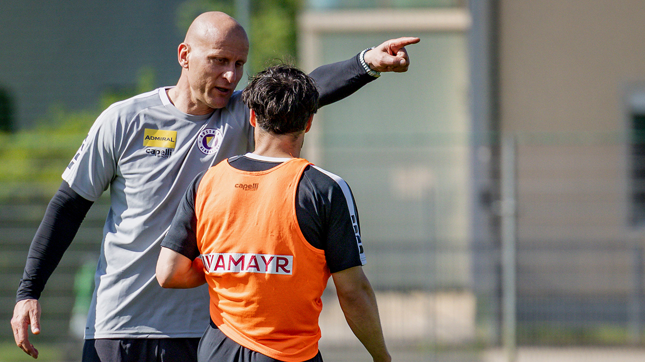 Jancker wird deutlich: "Ganze Mannschaft ist gefordert"