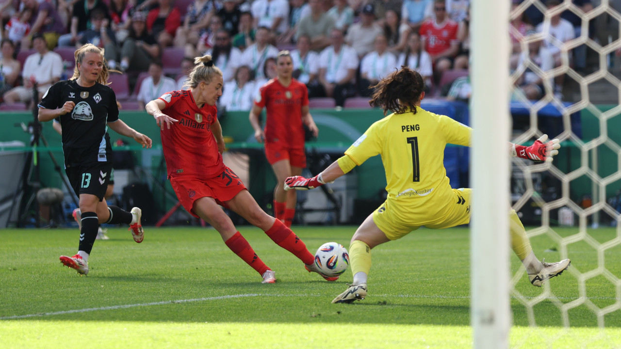 Sarah Zadrazil holt mit Bayern historisches Double