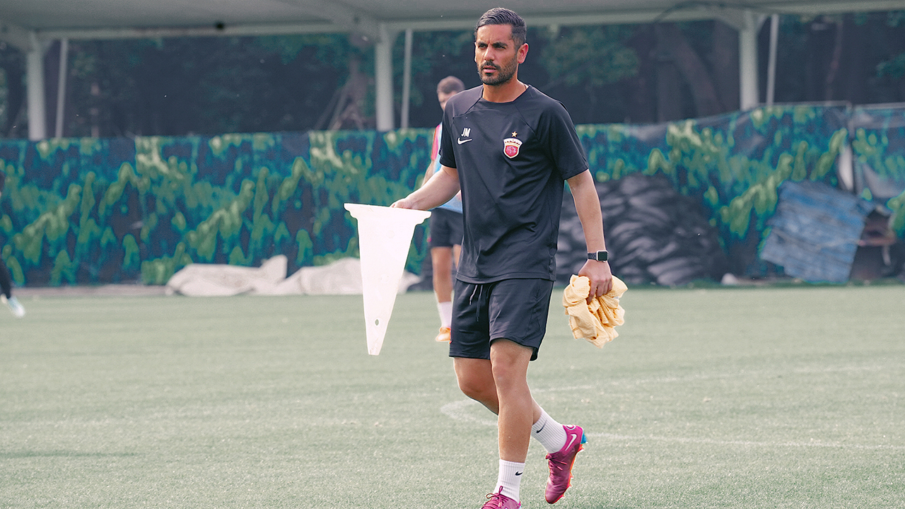 Jan Mohebbi: Wie ein Österreicher Shanghais <a href='/de/daten/news/fussball/fussball/' class='tag'>Fußball</a> prägt