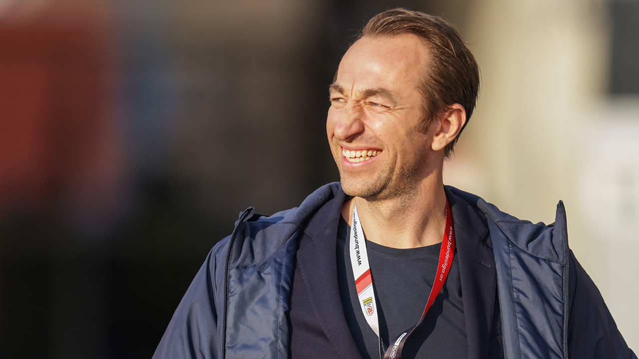 Grätscht die Austria Schalke bei einem Stürmer dazwischen?