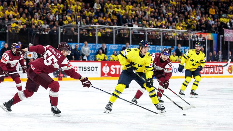 Gastgeber bei Eishockey-WM mit Siegen