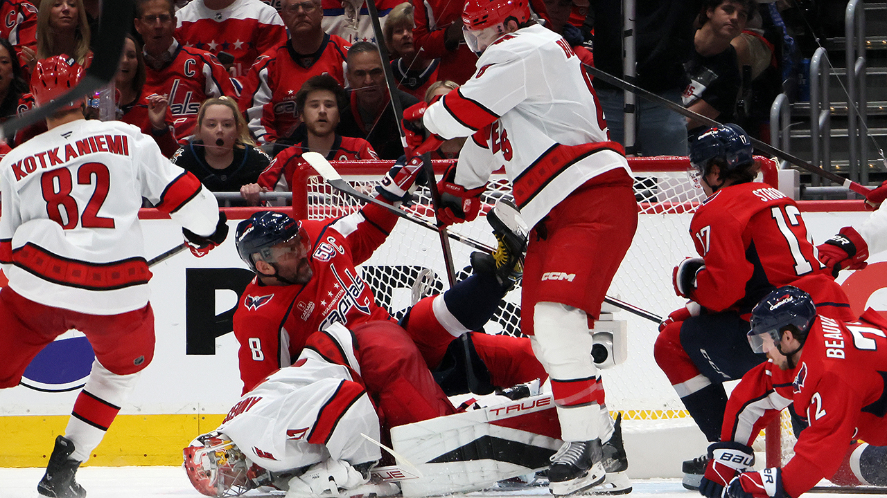 <a href='/de/daten/news/eishockey/nhl/' class='tag'>NHL</a>-Playoffs: Rekordtorjäger Ovechkin ist raus