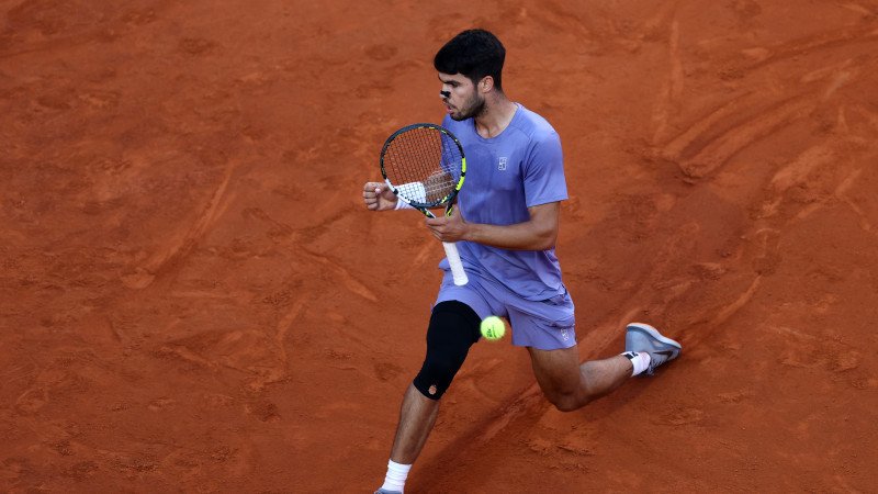 Alcaraz stiehlt Sinner im Rom-Finale die Show