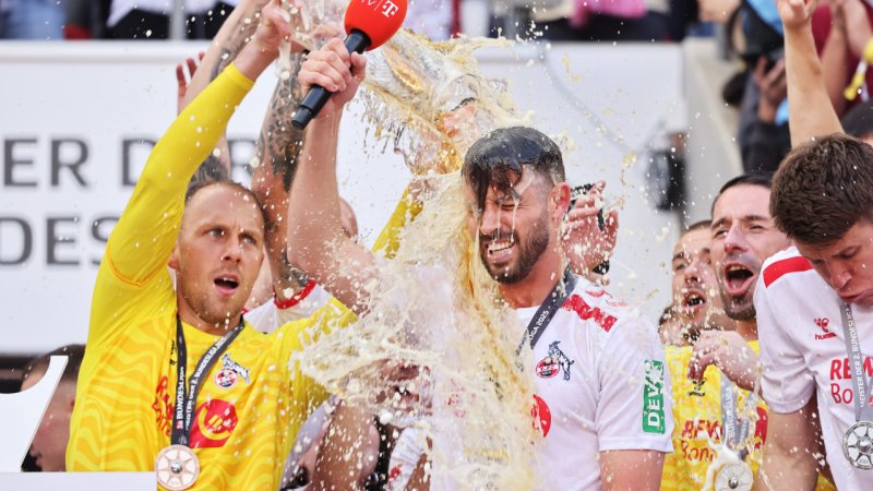 Köln ist wieder oben! Die besten Bilder zum Effzeh-Aufstieg