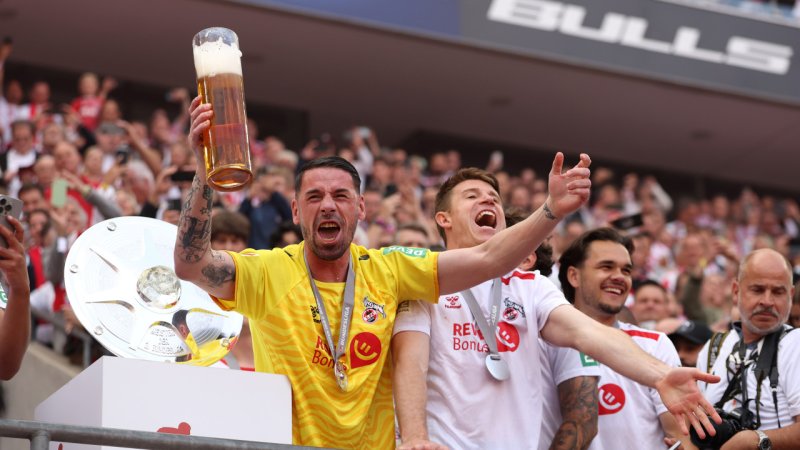 Köln ist wieder oben! Die besten Bilder zum Effzeh-Aufstieg