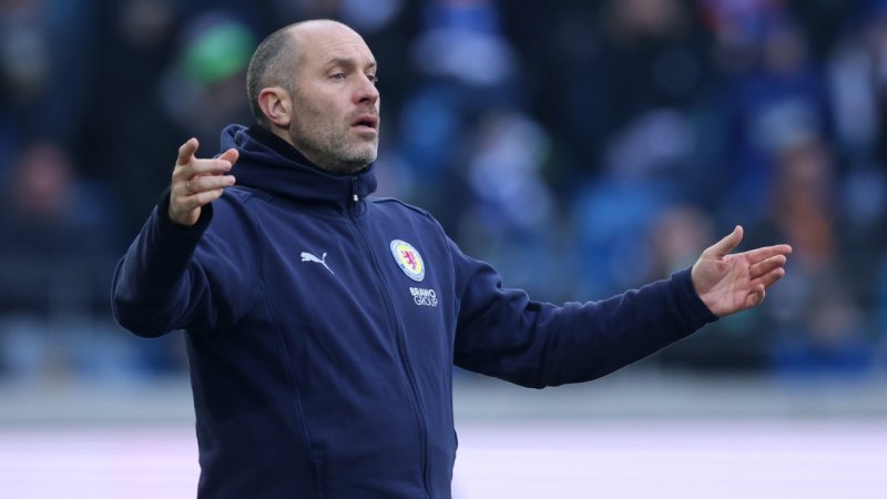 Chaos vor Relegation! Deutscher Zweitligist feuert Trainer