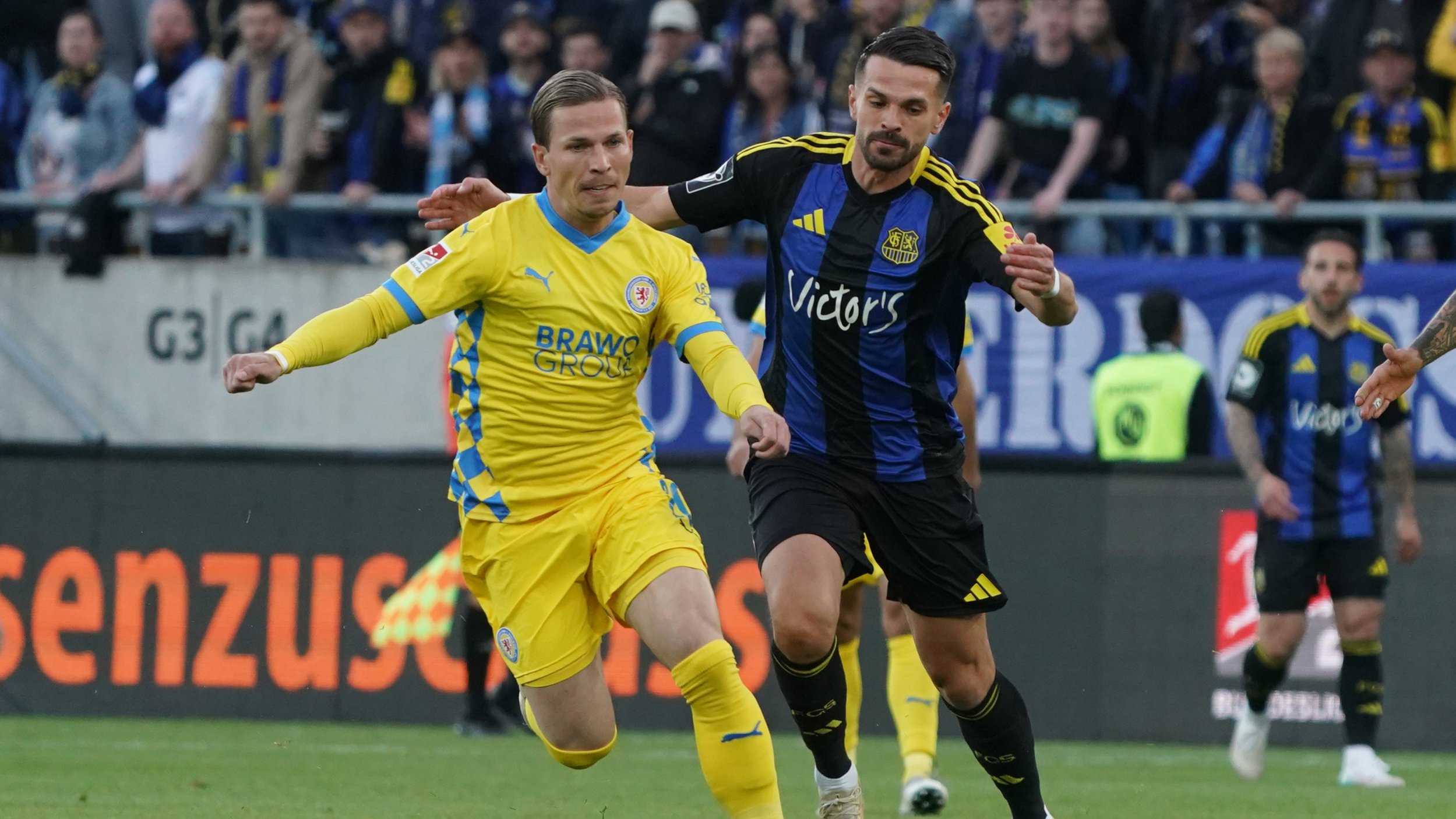 Braunschweig legt in Zweitliga-Relegation vor