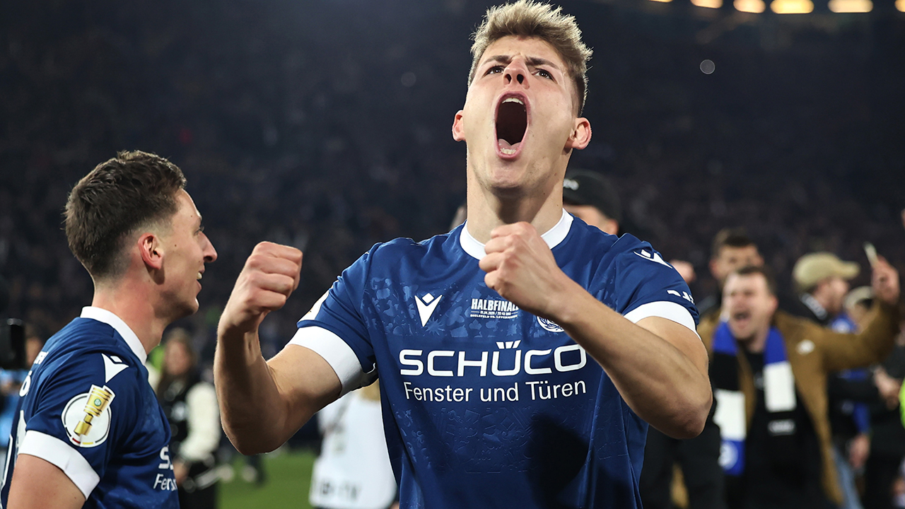 "Bielefeld kommt" - Besondere Pokal-Aktion von Kondom-Firma