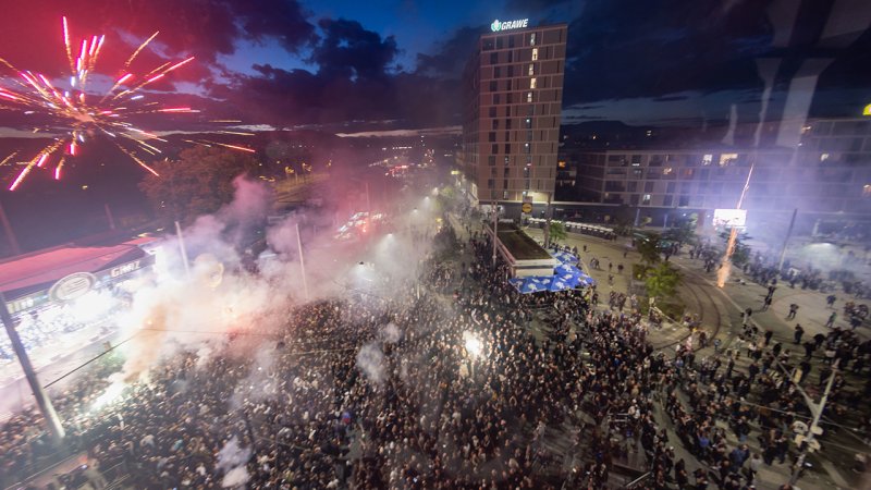 Die besten Bilder: Sturms Party-Nacht vor dem Stadion