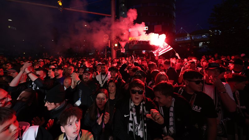 Die besten Bilder: Sturms Party-Nacht vor dem Stadion