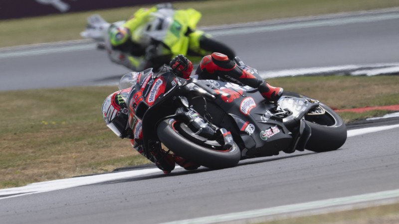 Aprilia-Pilot Bezzecchi gewinnt kuriosen Silverstone-GP