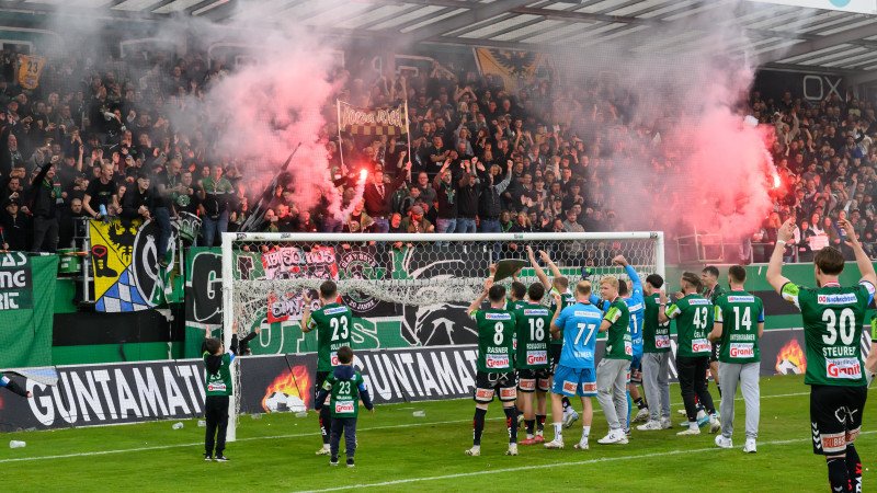 Die besten Bilder: Meister-Party in Ried!