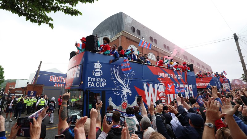 Pokal-Party bei Palace! Die besten Bilder der Titel-Parade