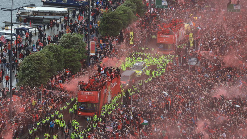 Schock! Auto rast bei Liverpool-Meisterfeier in Passanten