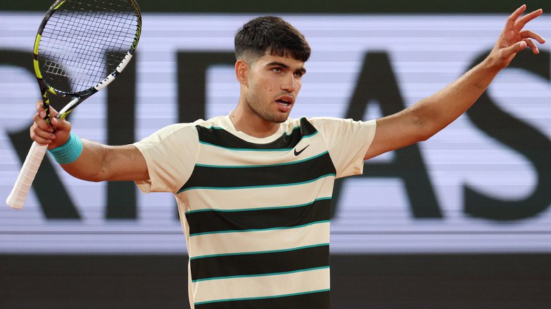 Alcaraz nach vier Sätzen im French-Open-Achtelfinale