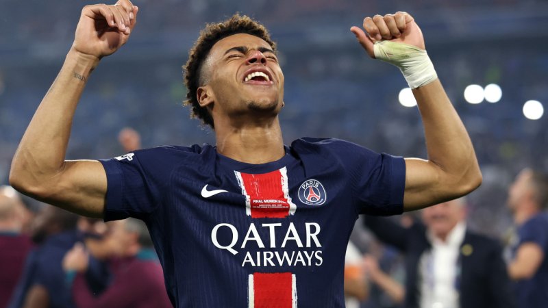 Bilder! So lässt es PSG mit dem Henkelpott krachen