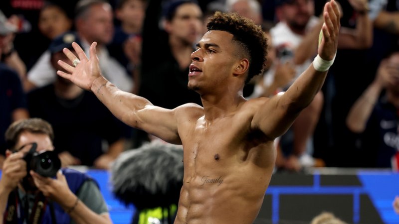 Bilder! So lässt es PSG mit dem Henkelpott krachen