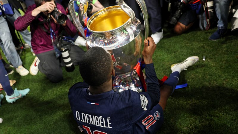 Bilder! So lässt es PSG mit dem Henkelpott krachen