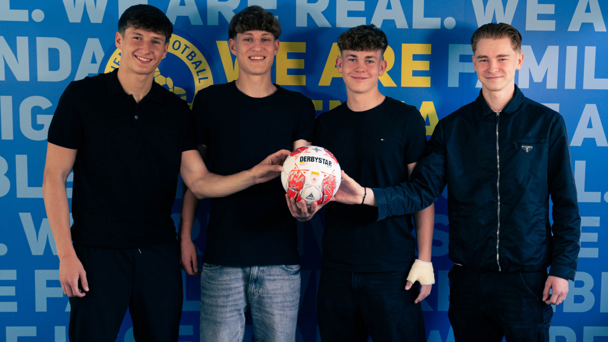 Vienna stattet vier Youngsters mit Profiverträgen aus