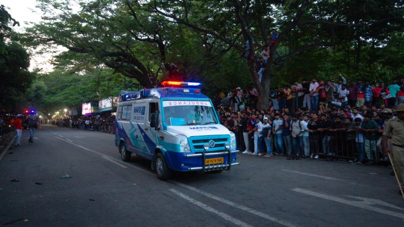 Massenpanik: Mehrere Tote nahe Stadion in Indien