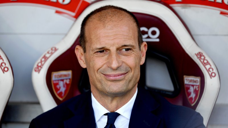 Real-Legende vor Unterschrift bei Allegris Milan