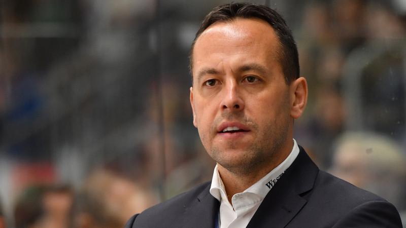 Premiere! Erster deutscher Chefcoach heuert in der <a href='/de/daten/news/eishockey/nhl/' class='tag'>NHL</a> an