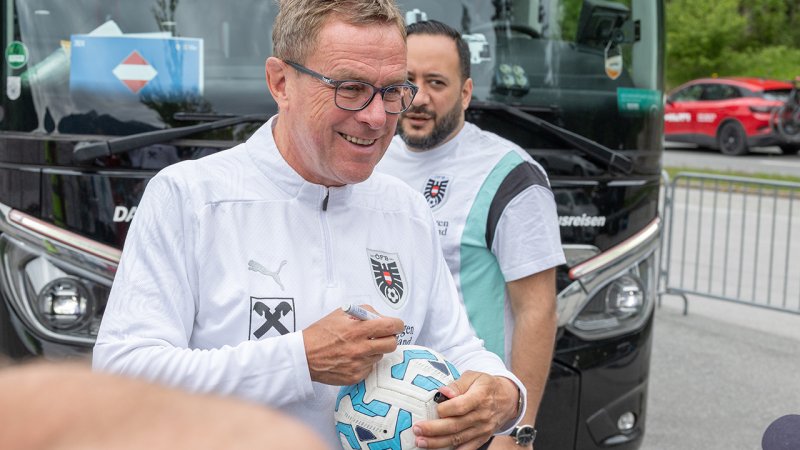 "Außergewöhnlich!" - Rumänien-Coach streut Rangnick Rosen