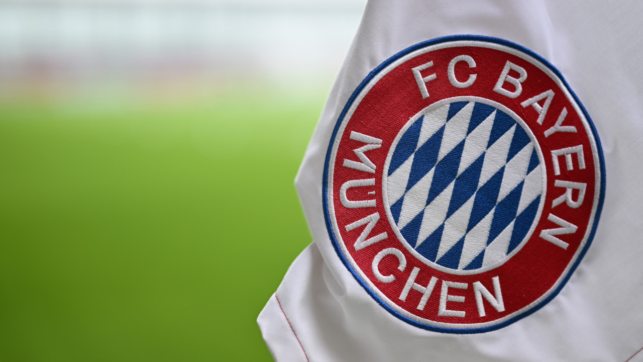 Wieder in Rot-Weiß: Bayern stellt neues Heimtrikot vor