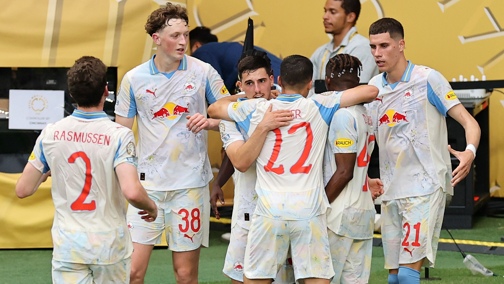 Trotz Gewitter-Pause! Salzburg mit Traumstart bei Klub-WM